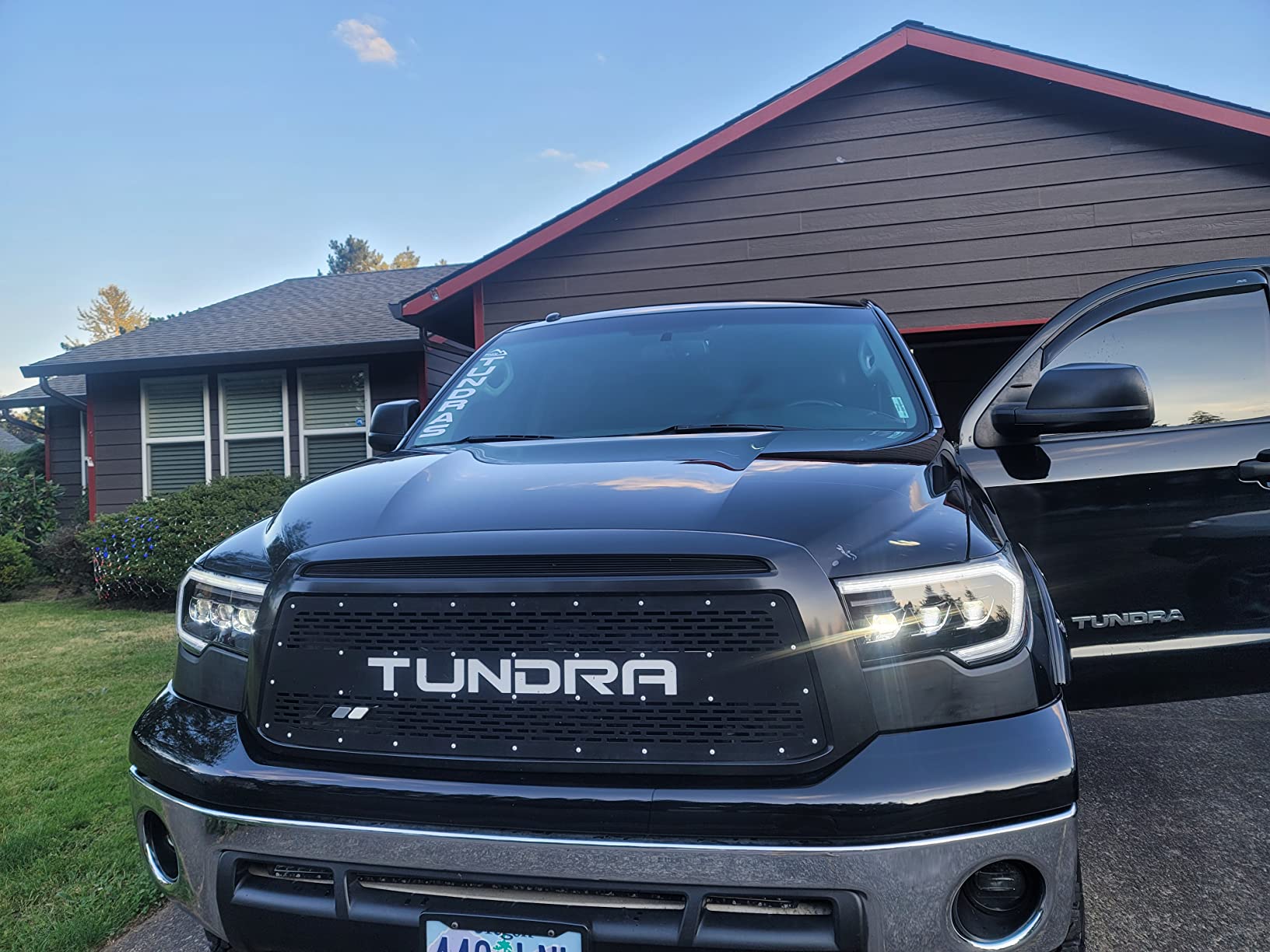 VLAND Projector Led Headlights Compatible with Toyota Tundra 2007-2013/ Sequoia 2008-2021 w/Sequential Turn Signal, DRL w/Dynamic Animation Black Trim Panels customer photo 2