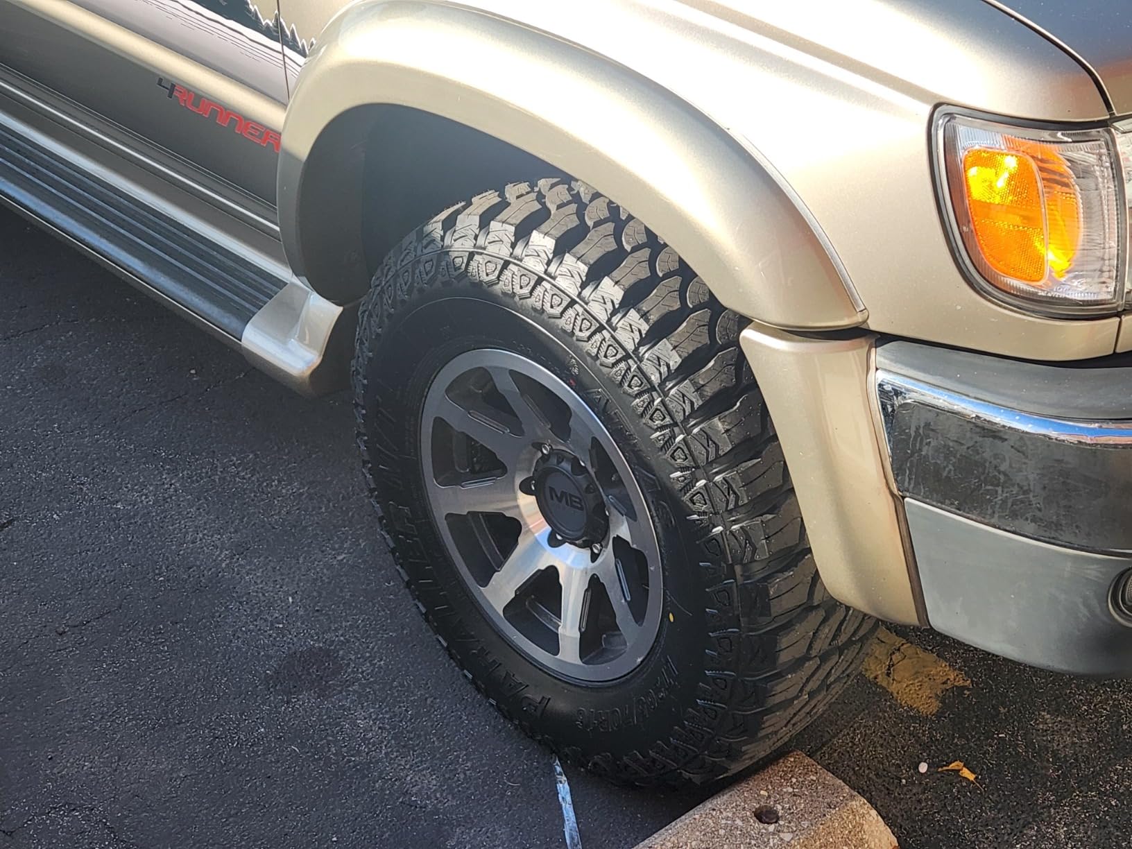 Atlas Paraller M/T Mud Terrain LT265/70R16 110/107Q C Light Truck Tire customer photo 2