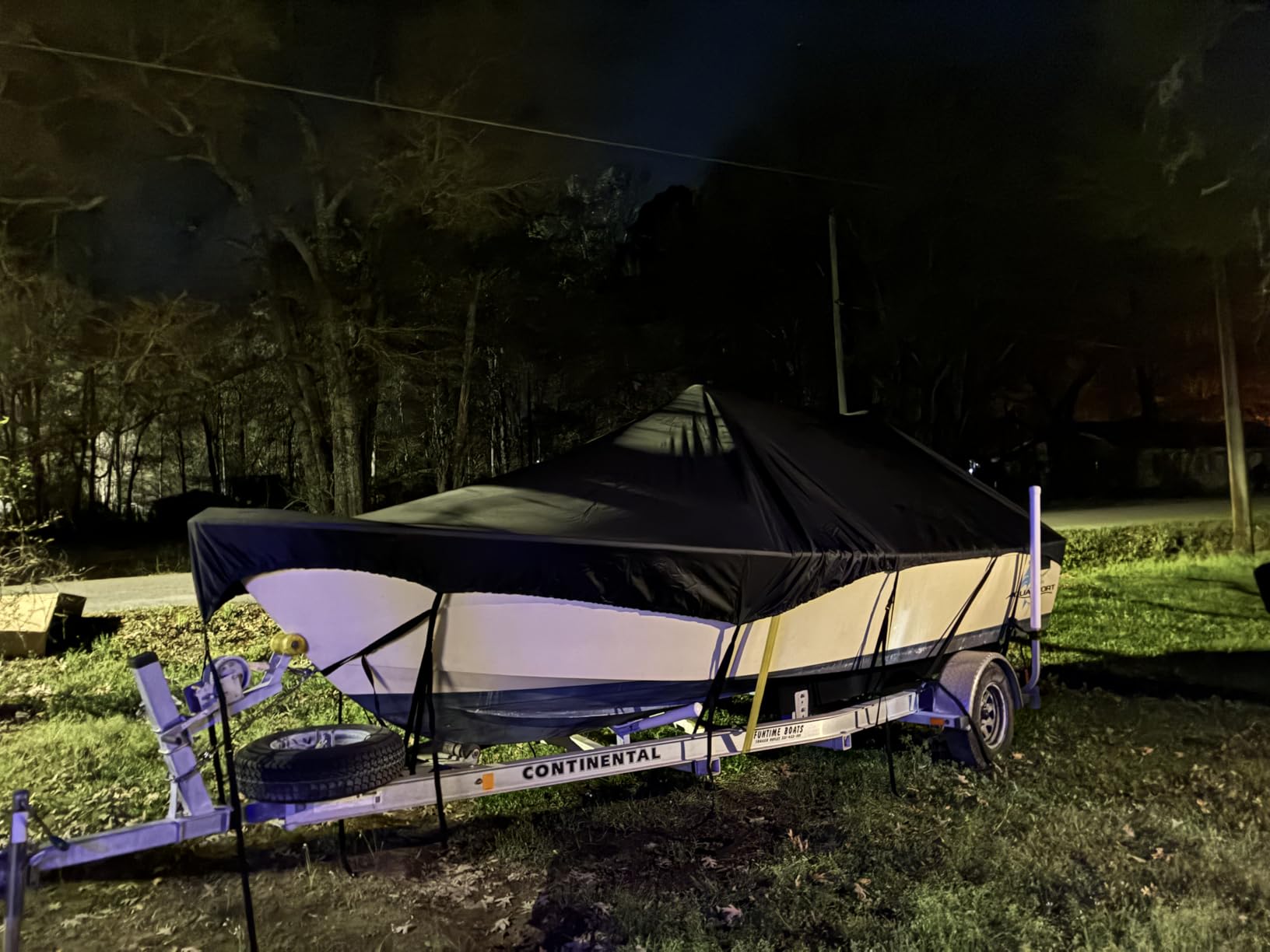 Heavy Duty 1200D PU Waterproof Boat Cover, 20'- 22' Trailerable Marine Grade Polyester Canvas, Fits 20-22ft V-Hull, Runabout, Fishing Boat, Tri-Hull, Pro-Style Bass Boat with Tightening Strap customer photo 1