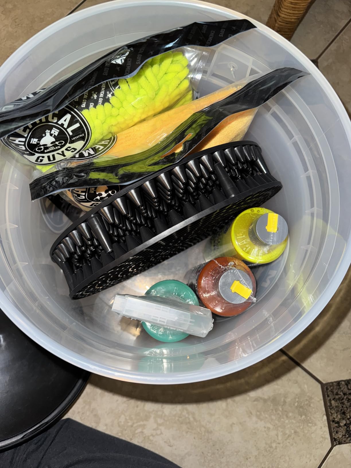 Chemical Guys Car Cleaning Kit - With Car Wash Soap, Wheel Cleaner, Total Interior, Car Wash Mitt - Interior and Exterior Wash Kit customer photo 2