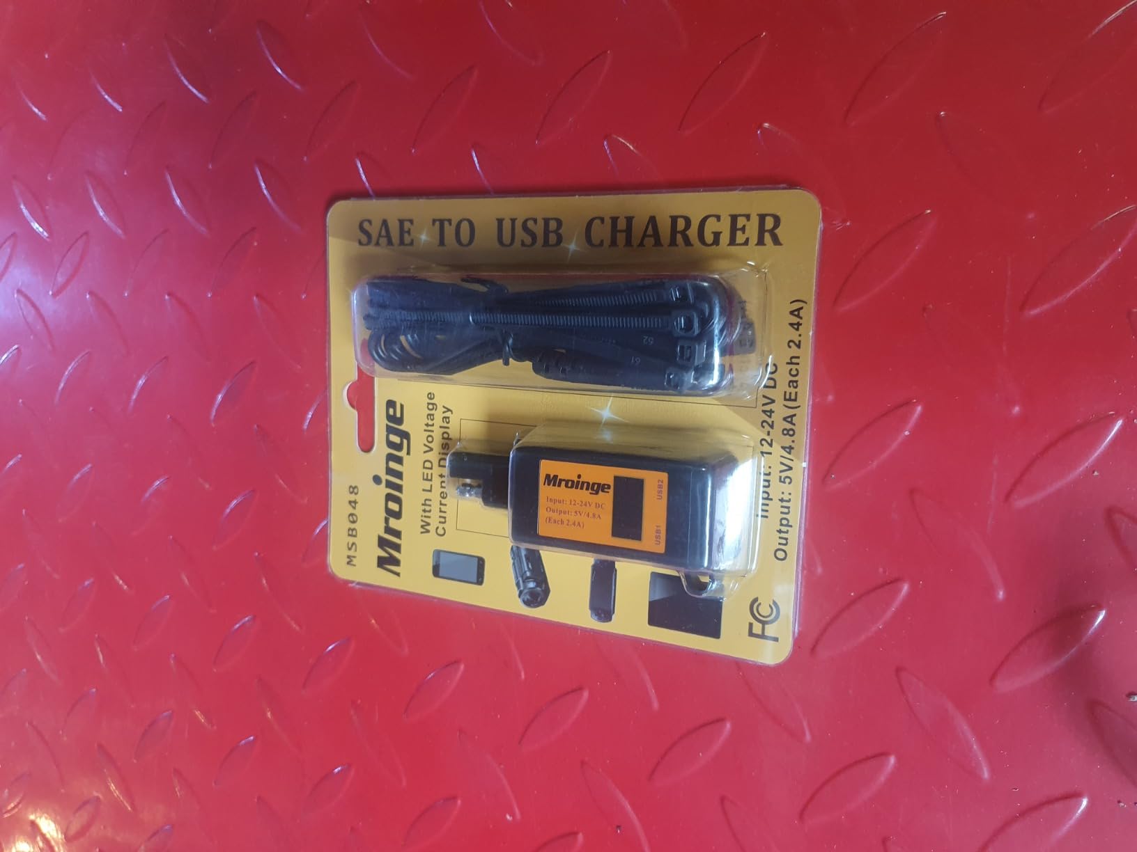 Motorcycle USB Charger, Mroinge 6.8A SAE to USB Adapter Dual Port QC3.0/2.0 Fast Charge, with Voltmeter/Ammeter & ON/Off Switch & 10A Fuse, Perfect for Your Phone or Smart Device Charging customer photo 1