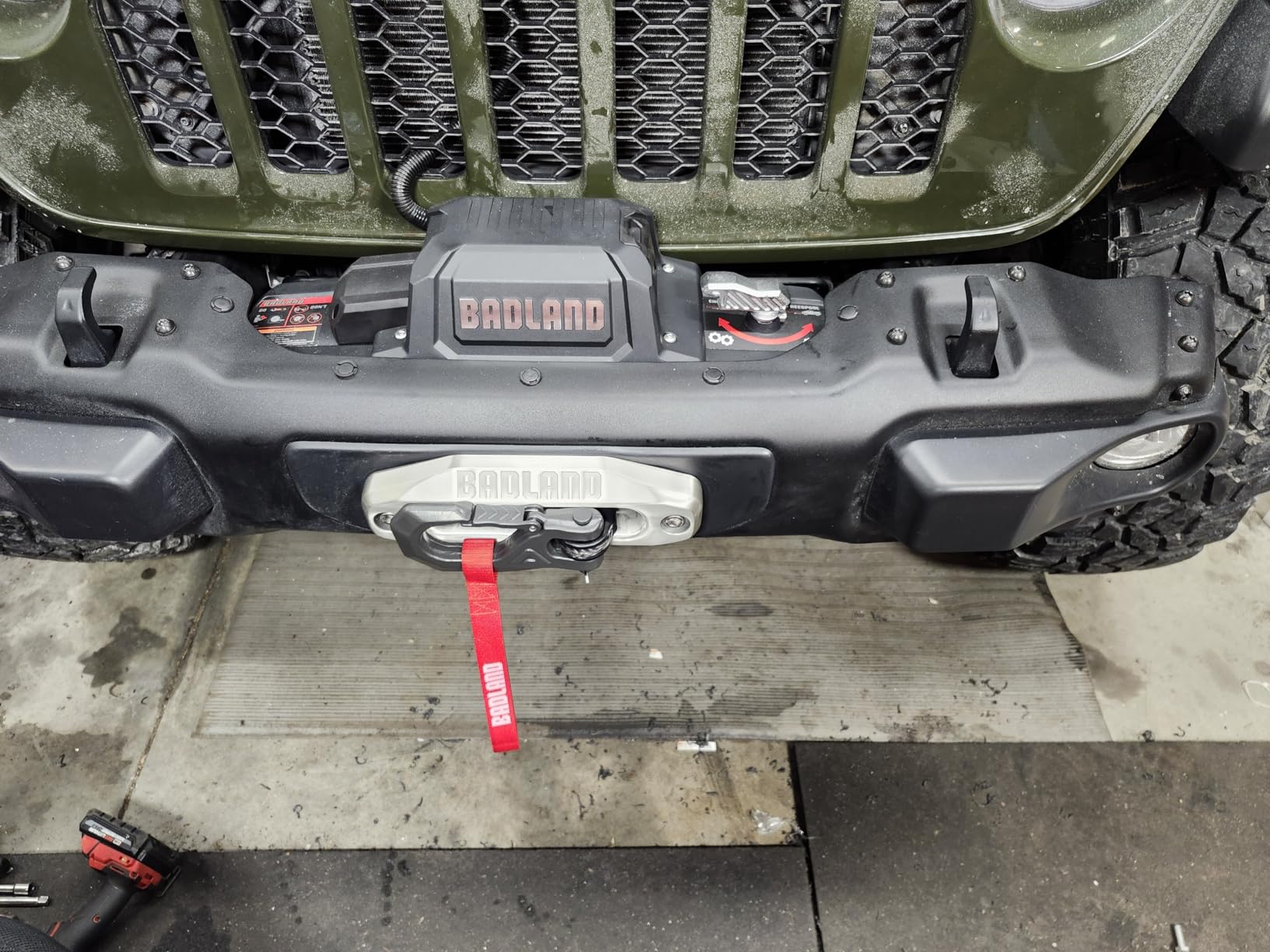 Wsays Winch Mounting Bracket Kit 13,000lbs Front Bumper Winch Mount Plate Compatible with Jeep Wrangler JL/JLU & Gladiator 2018-2024 with Metal Bumper customer photo 2