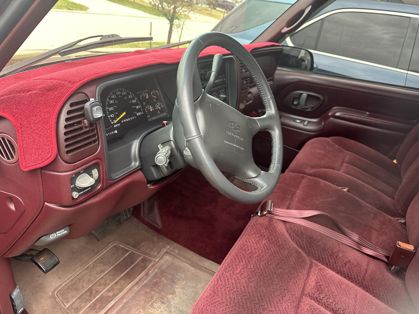 Yiz Dash Cover Mat Custom Fit for 2019-2025 Chevy Chevrolet Silverado 1500 2500HD 3500HD/2019-2023 GMC Sierra 1500 2500HD 3500HD w/o Head Up Display and Speaker Cutout,Dashboard Pad Carpet(Black) J130 customer photo 2