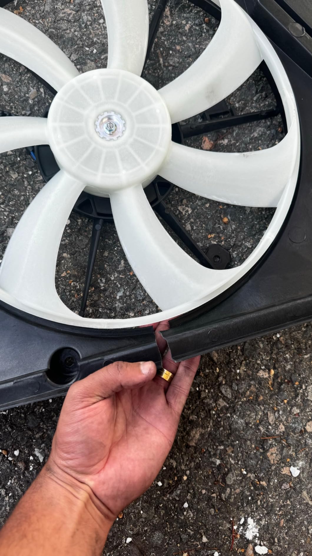 labwork Radiator Cooling Fan Replacement for 2012-2015 Toyota Prius C TO3115180 customer photo 2