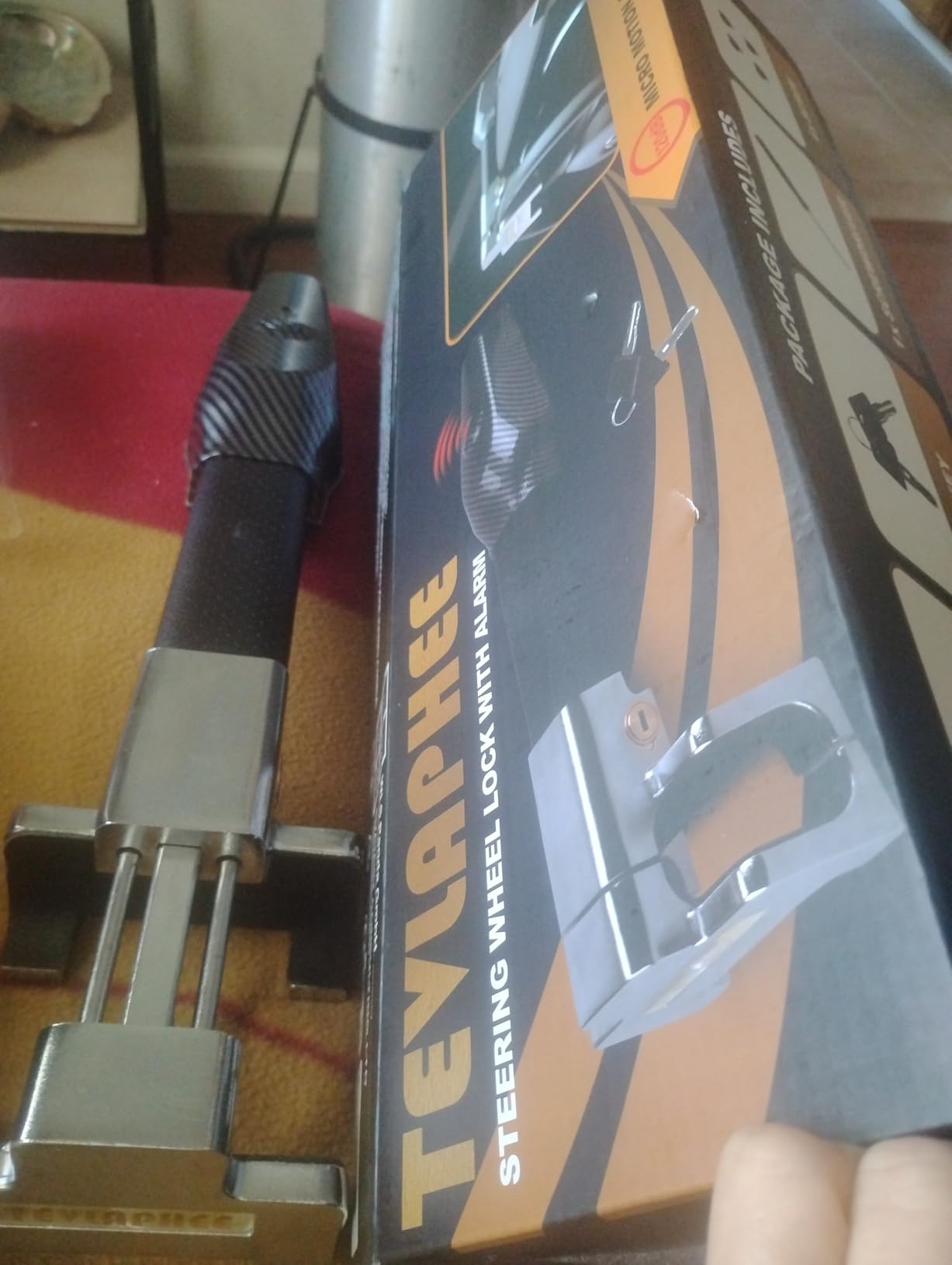 Tevlaphee Steering Wheel Lock with Alarm,Heavy Duty Anti-Theft Car Device Car Lock Car Theft Prevention Universal Fit for Vehicle Truck Van SUV Car Security with 2 Keys customer photo 2