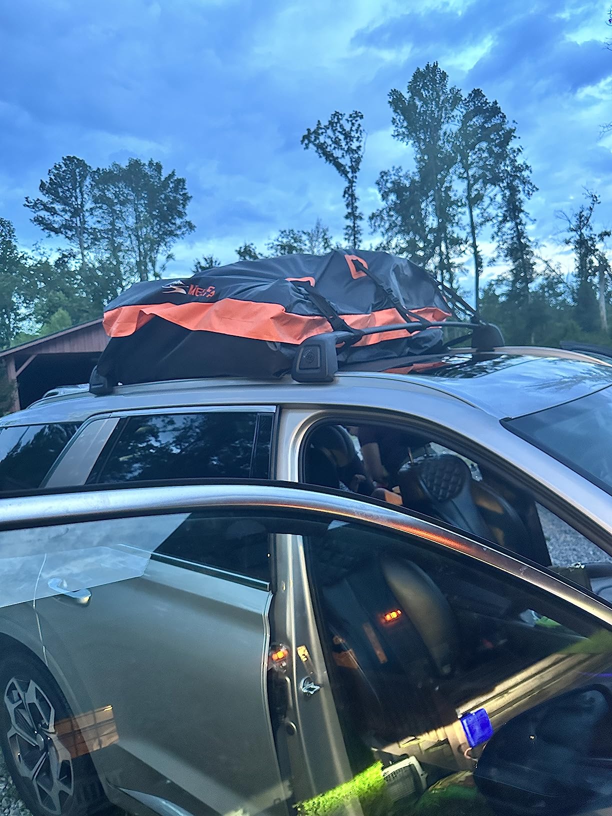 MeeFar Rooftop Cargo Carrier Car Roof Bag 21 Cubic Feet 100% Waterproof Car Top Carrier, Fits All Vehicle with/Without Rack,Include Anti-Slip Mat,10 Reinforced Straps,6 Door Hooks,Luggage Lock customer photo 2