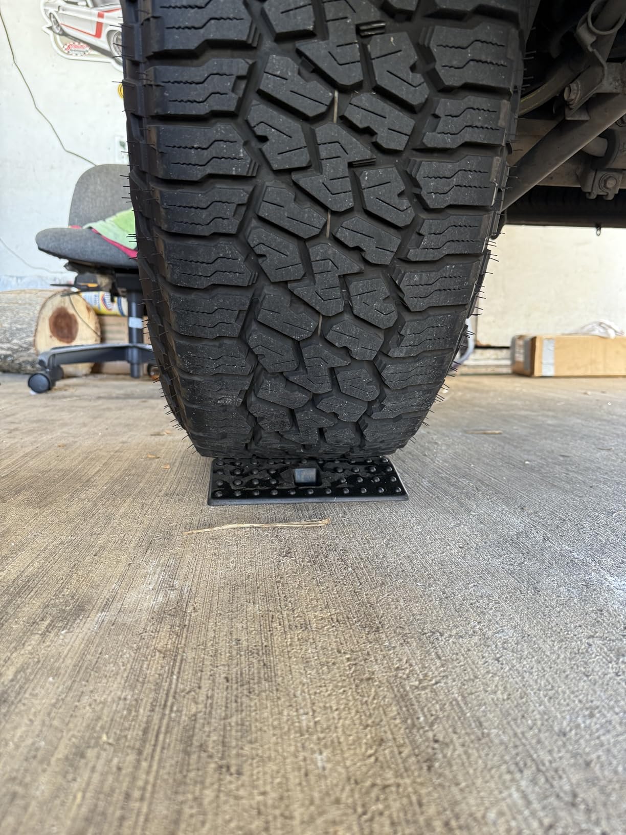 Tire Saver Ramps Anti-Slip Pads 4 Pack Design, Car Tire Wheel Ramps for Flat Spot and Flat Tire Prevention Anti-Slip Pads for Storage Carrying Bag Easy to Store customer photo 2