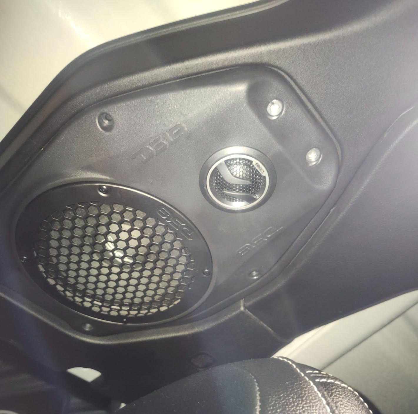 DS18 JL-SB6 Sound Bar Enclosure Upgrade with 6.5