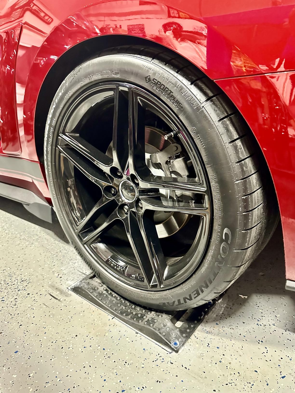 Homeon Wheels Tire Saver Ramps Rubber Material Anti-Slip Pad Design, Car Tire Wheel Ramps for Flat Spot and Flat Tire Prevention, Tire Savers for Storage with Carrying Bag, Easy to Store 4 Pack (Black) customer photo 1