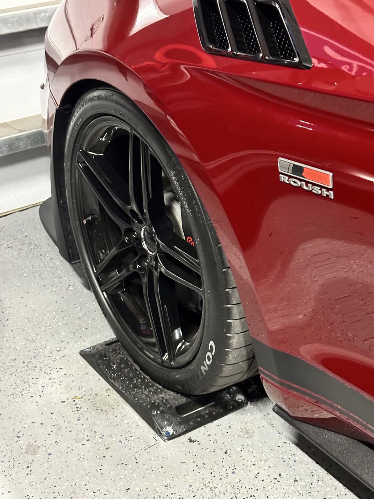 Homeon Wheels Tire Saver Ramps Rubber Material Anti-Slip Pad Design, Car Tire Wheel Ramps for Flat Spot and Flat Tire Prevention, Tire Savers for Storage with Carrying Bag, Easy to Store 4 Pack (Black) customer photo 2