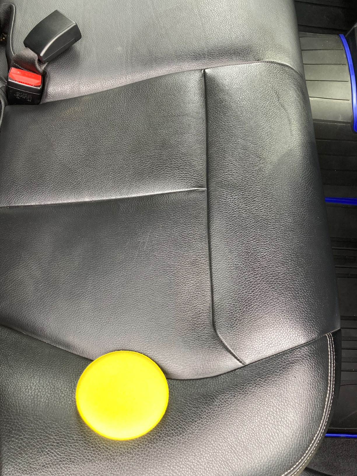 Car Leather Cleaner and Conditioner - pH Neutral, Non-Toxic & Non-Greasy - Gently Cleans, Restores and Protects Leather Seats and Interior - Safe for Leather Furniture, Couch & Sofa - 36 fl. Oz. Kit customer photo 1