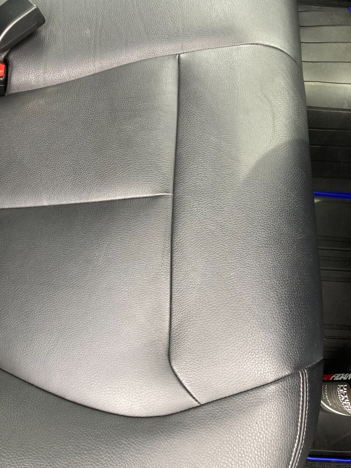 Car Leather Cleaner and Conditioner - pH Neutral, Non-Toxic & Non-Greasy - Gently Cleans, Restores and Protects Leather Seats and Interior - Safe for Leather Furniture, Couch & Sofa - 36 fl. Oz. Kit customer photo 2