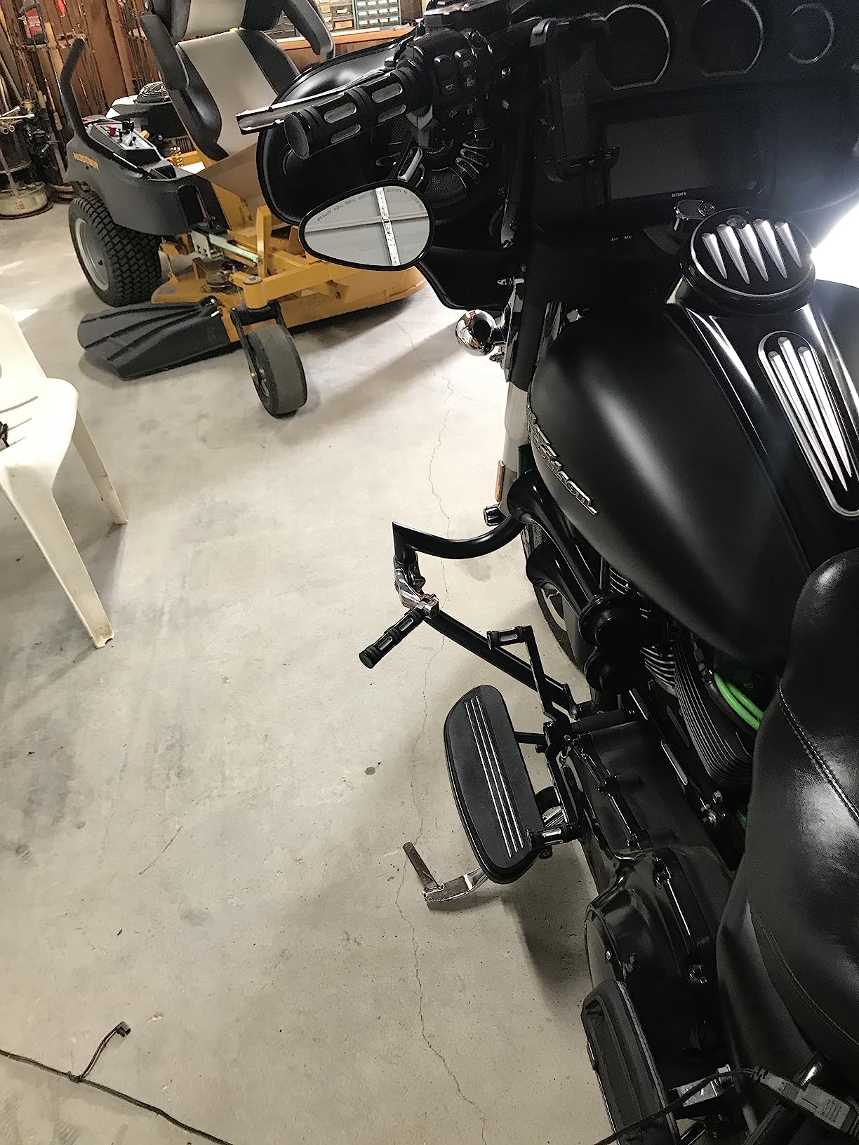 Kinglemc Crash Bar Engine Guard Highway Bar for Harley Davidson Touring Road Glide Road King Street Glide Electra Glide CVO and Trike Models 09-25(Black) customer photo 2