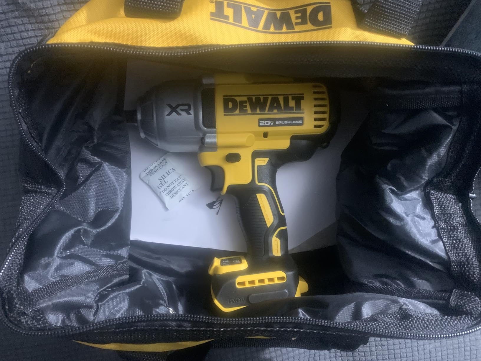 DEWALT 20V MAX Cordless Impact Wrench with Hog Ring Anvil, Brushless High Torque 1/2 Impact Gun, 4-Mode Speed, Includes Battery, Charger and Kit Bag (DCF900P1) customer photo 2