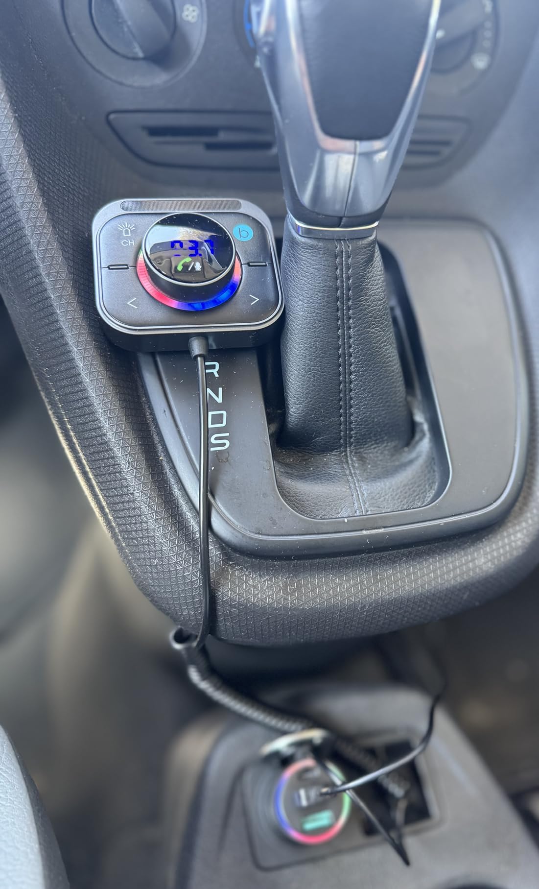 JOYROOM 96W FM Transmitter Bluetooth 6.0 Car Adapter Aux with 3 Charging Ports [PD 60W & 2 * 18W] [Air Vent Installation for Safe] Deep HiFi Bass Player Wireless Radio Fun Car Accessories Gift Set customer photo 1