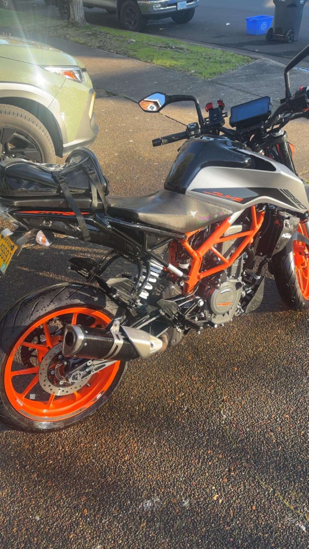 MOSISO Motorcycle Tail Bag Multifunctional Waterproof Polyester Storage Saddle Bag, 10L Outdoor Sports Motorbike Rear Seat Light Tank Handbag Tool Carry Pouch with Shoulder Strap, Black customer photo 1