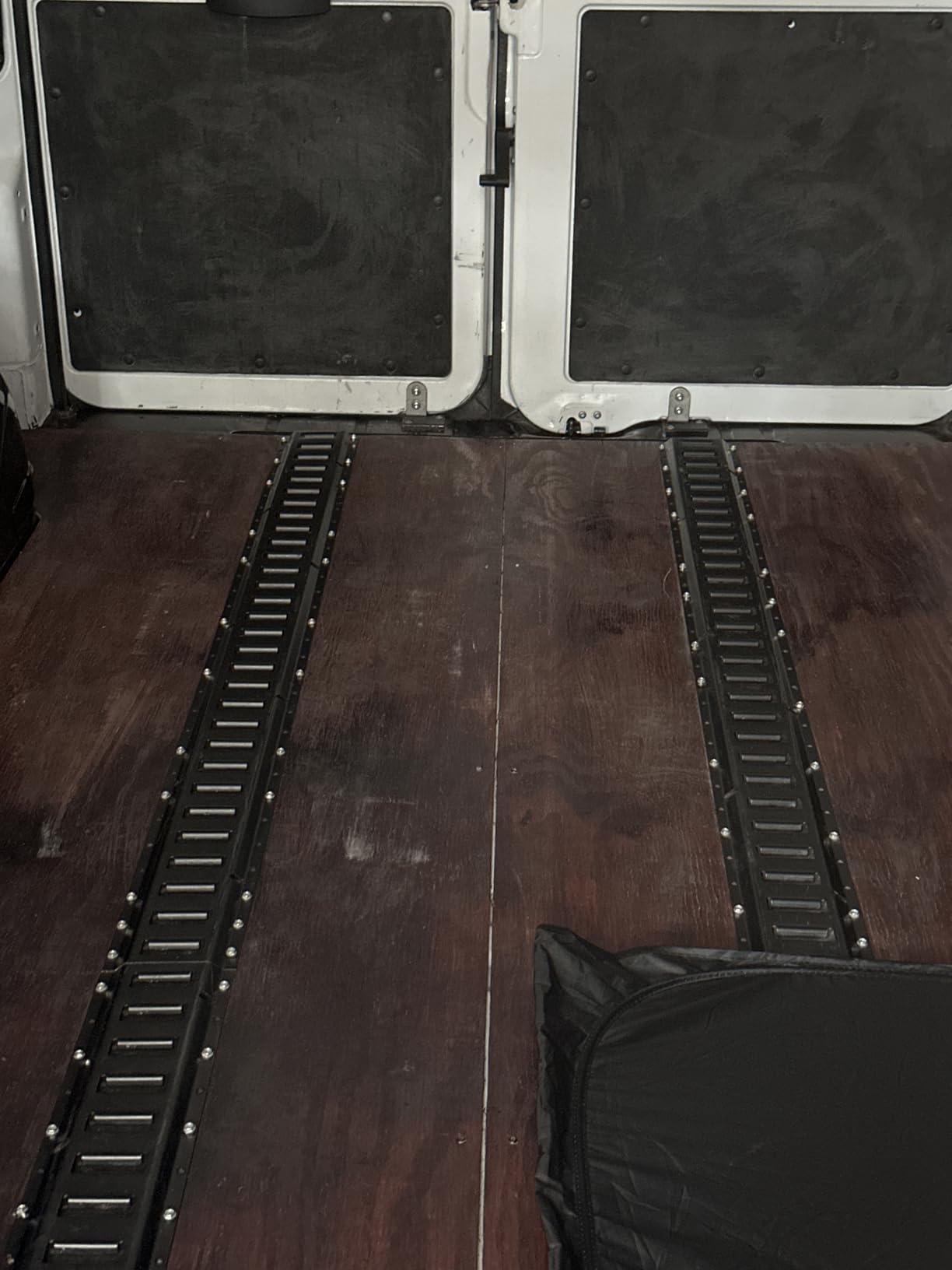 VEVOR E-Track Tie-Down Rail Kit, 5' E Tracks Set, 16Pcs Includes 4 Steel Rails & 2 Single Slots & 6 O-Rings & 4 Tie-Offs w/D-Ring & 2 Ratchet Straps, Cargo Motorcycles Bikes Securing Accessories customer photo 1