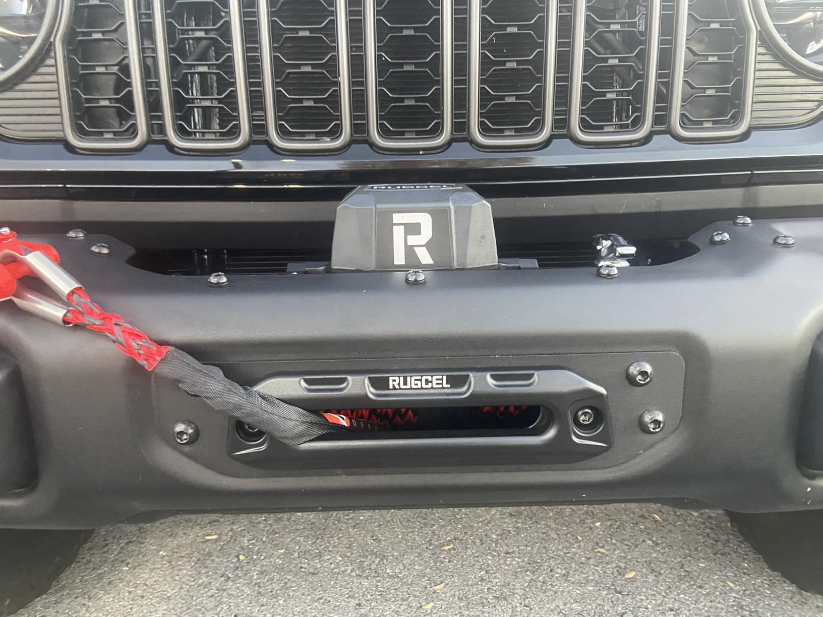 RUGCEL WINCH 13500lb Synthetic Rope Winch 12V Waterproof Electric Winch, 2 in 1 Wireless Remote Control, for SUV, Truck & Trailer - TANK Series customer photo 1