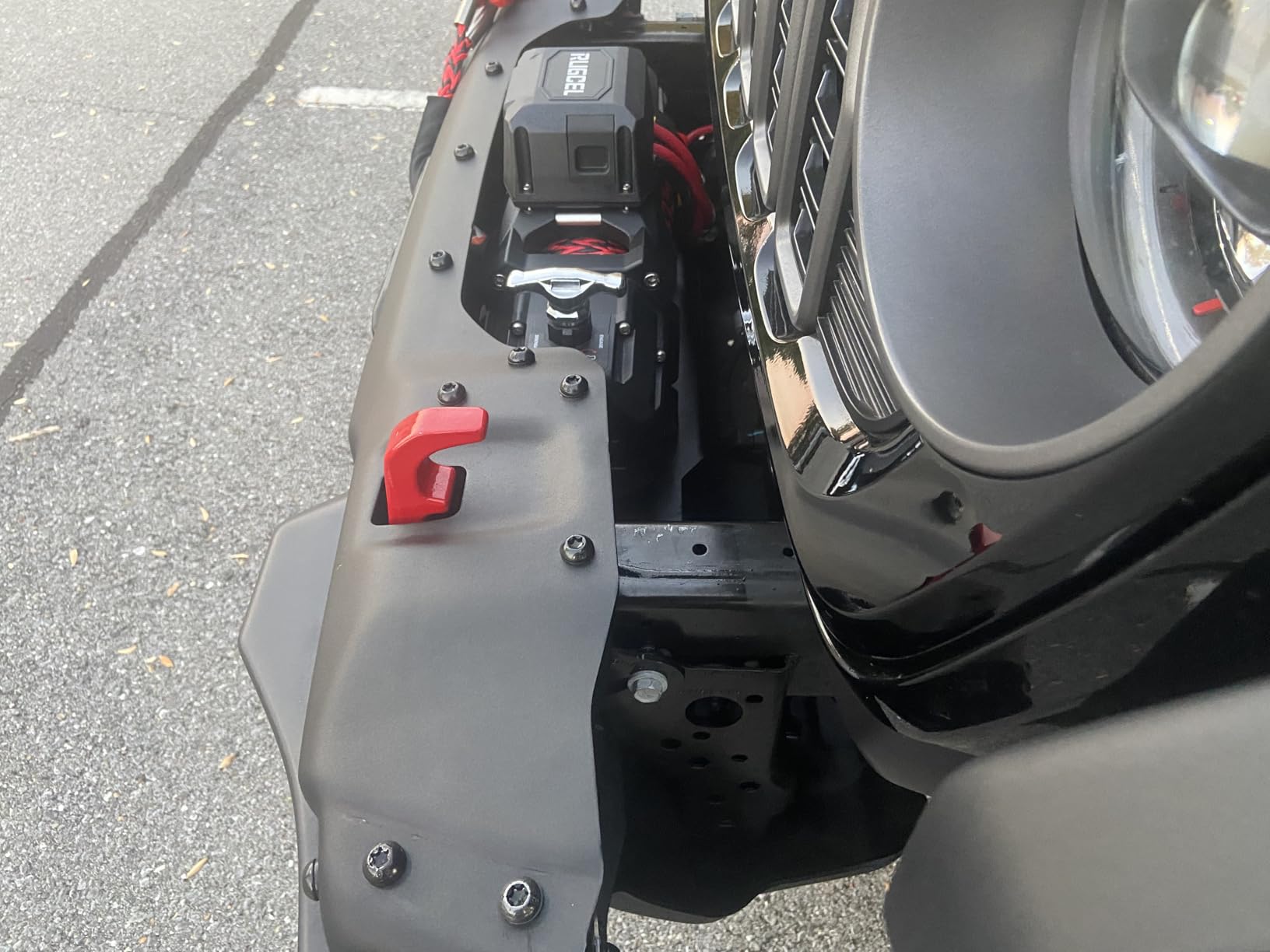 RUGCEL WINCH 13500lb Synthetic Rope Winch 12V Waterproof Electric Winch, 2 in 1 Wireless Remote Control, for SUV, Truck & Trailer - TANK Series customer photo 2