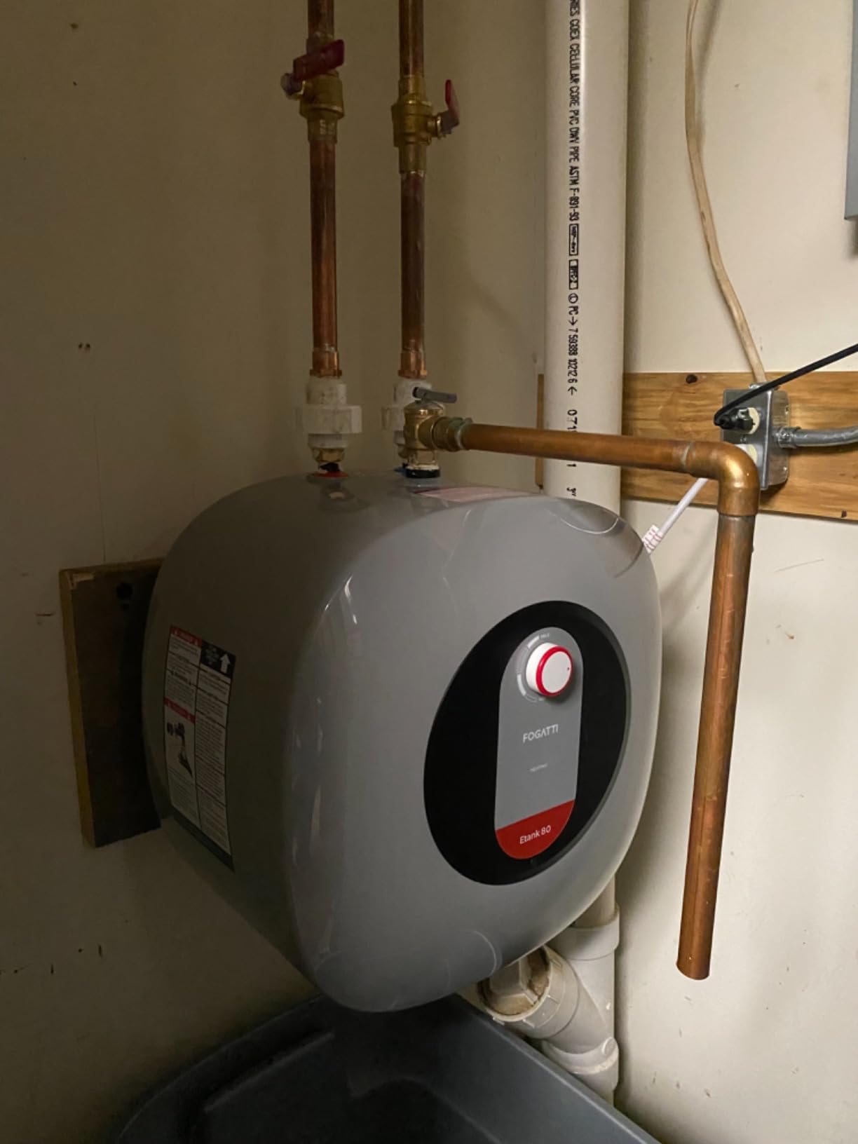 FOGATTI Electric Mini Tank Water Heater, 4.0 Gallon Point of Use Instant Hot Water Heater 120V 1440W, Food Truck Water Heater, Under Sink, Wall or Floor Mounted, Easy to Install customer photo 2