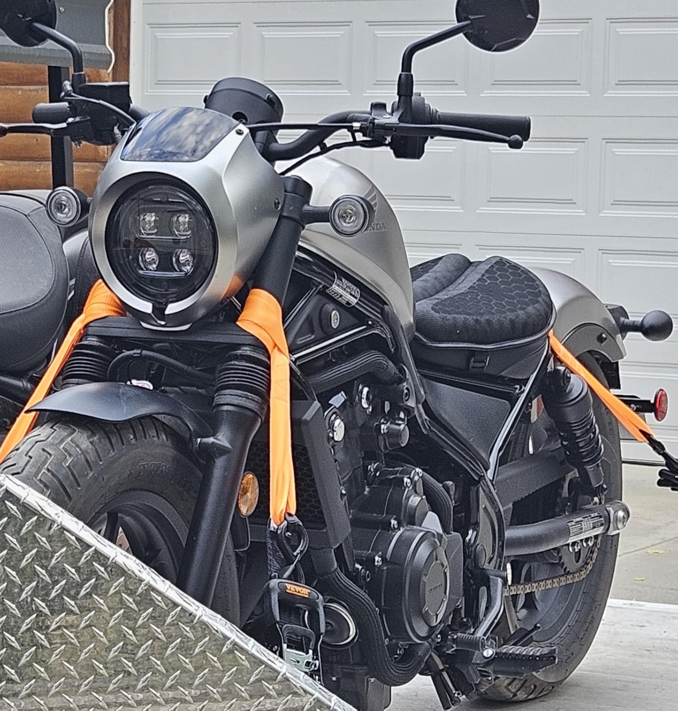 Foldable Motorcycle Gel Seat Cushion, Large 3D-Honeycomb Structure Shock Absorption & Breathable Motorcycle Gel Seat Pad for Long Rides (L) customer photo 1