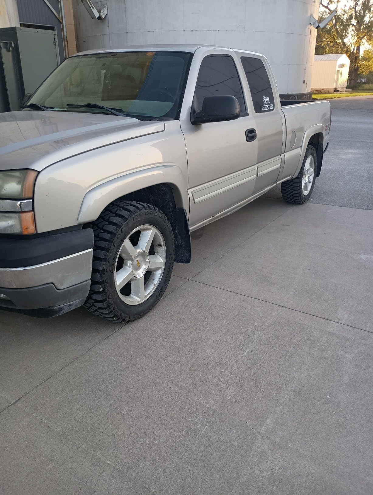 Evoluxx Rotator M/T Mud Off-Road Light Truck Radial Tire-LT285/70R17 285/70/17 285/70-17 121/118Q Load Range E LRE 10-Ply BSW Black Side Wall customer photo 1