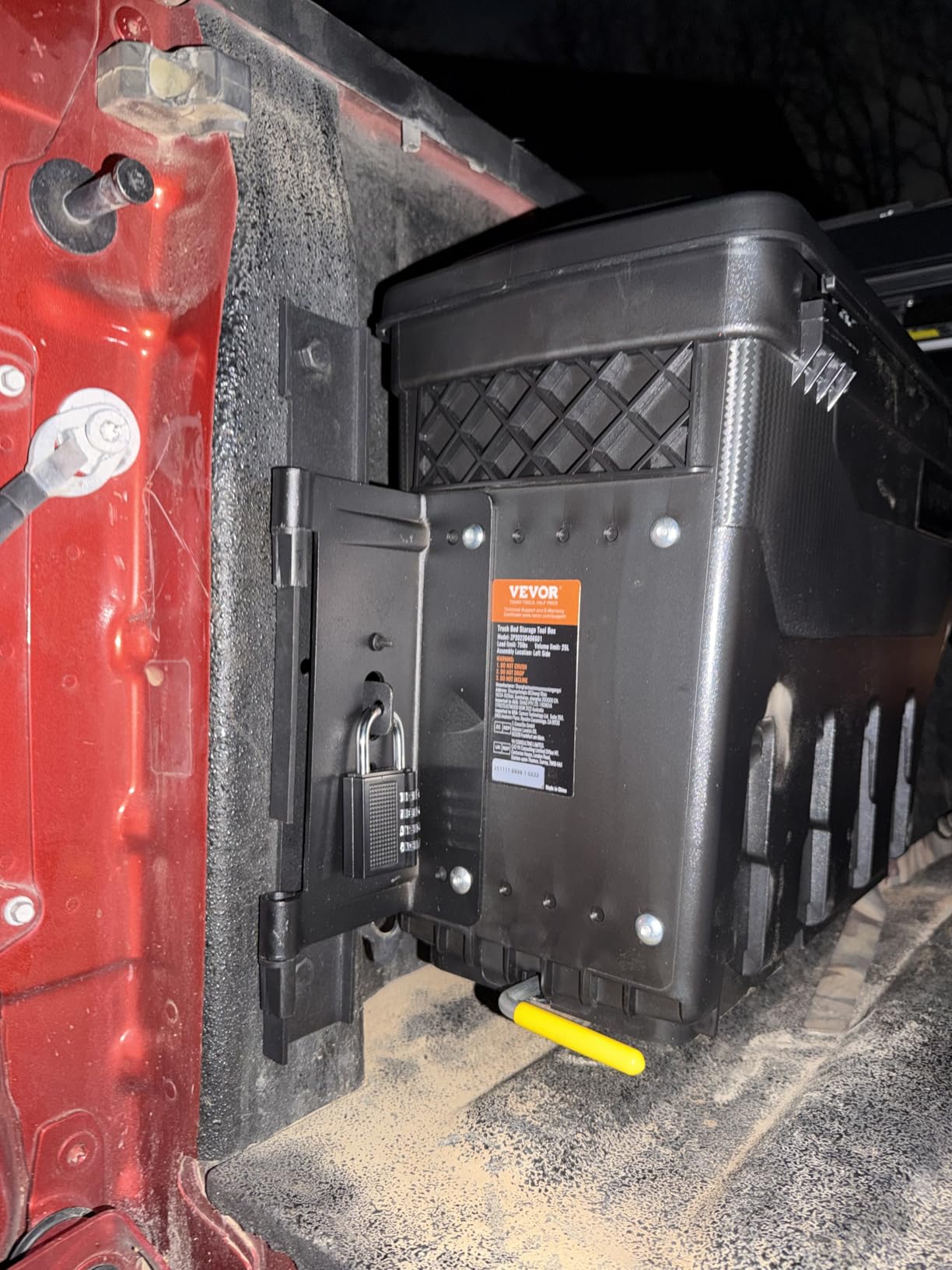 VEVOR Truck Bed Storage Box, Lockable Lid, Waterproof ABS Wheel Well Tool Box 6.6 Gal/20 L with Password Padlock, Compatible with Tundra 2007-2021, Driver Side, Black customer photo 1