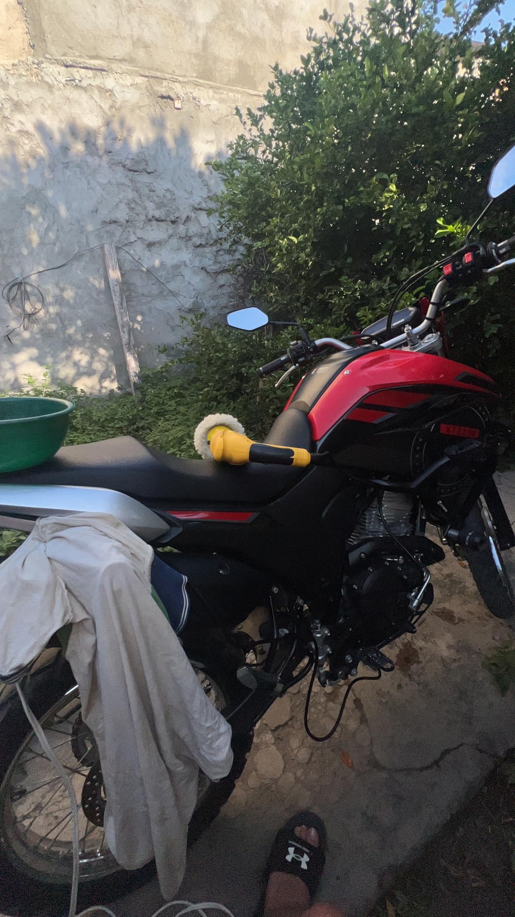 AOBEN Car Buffer Polisher, 6 inch Dual Action Polisher, Random Buffer Polisher kit with 6 Variable Speed 1000-4500rpm, Detachable Handle, 4 Buffing Pads for Car detailing Polishing and Waxing customer photo 1