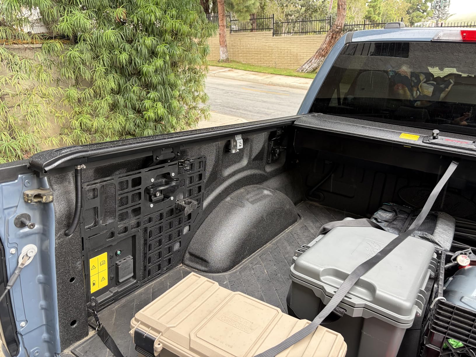 Retractable Hard Tonneau Cover - Fits 2015-2026 Ford F-150 5.5 Ft (66 inch) Truck Bed (incl. Raptor/Lightning) - with Mechanical Lock & T-Slot Matte Black Aluminum Waterproof Accessories |K22c| customer photo 1