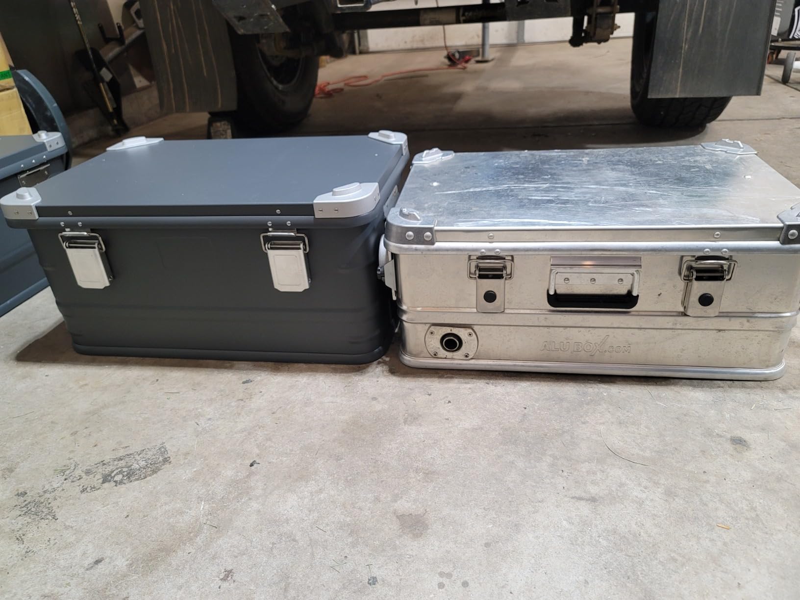 Eylar Crossover Aluminum Overland Storage, Trunk, Metal Cargo Case, Storage Box (95L Large, Gray) customer photo 1