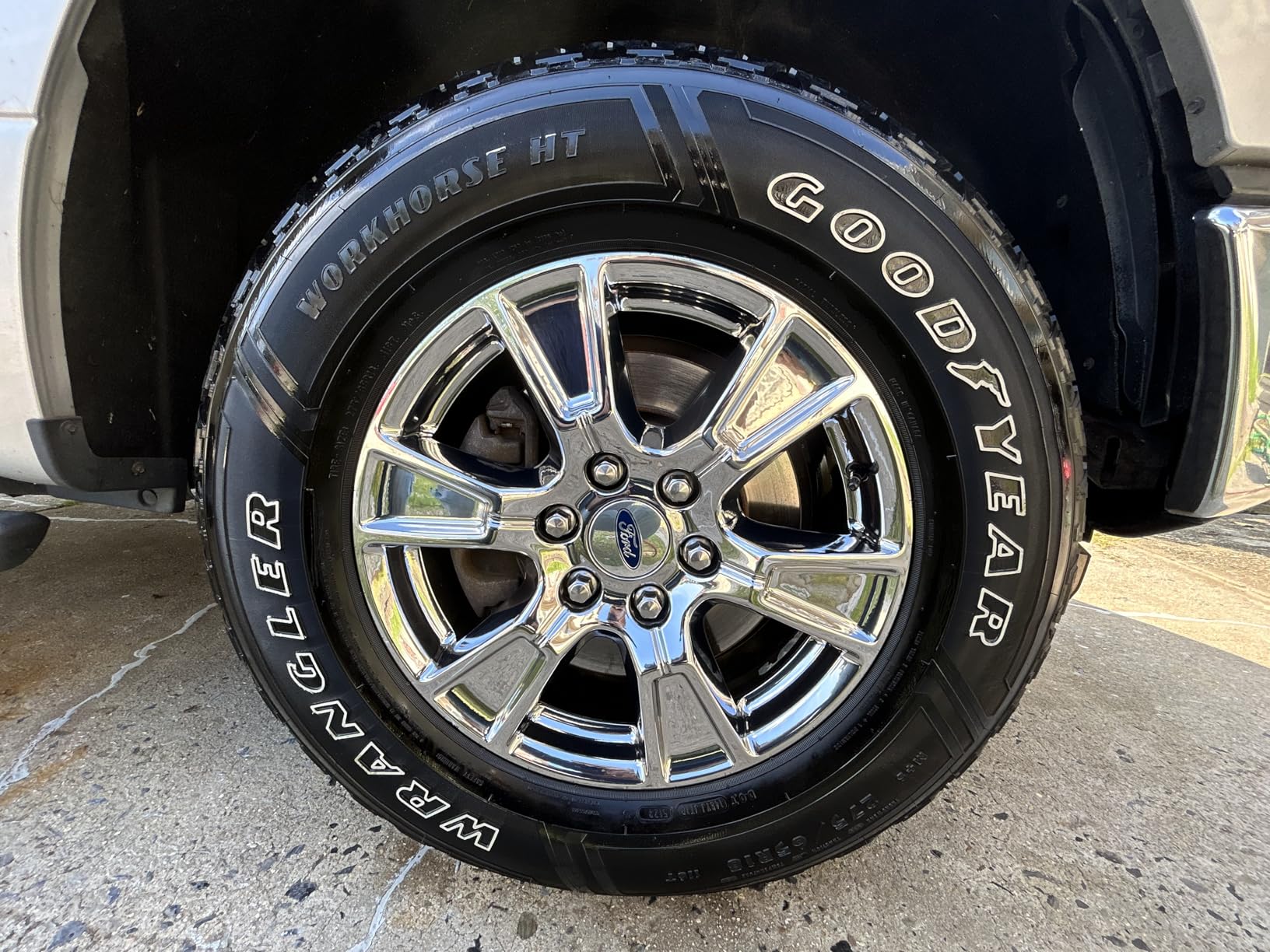 Griot's Garage Ceramic Tire Dressing Coating for Car Detailing, Safe for Rubber, Vinyl, and Plastic Trim on Cars, Trucks, SUVs, Motorcycles, and RVs, 10842, 22oz customer photo 1