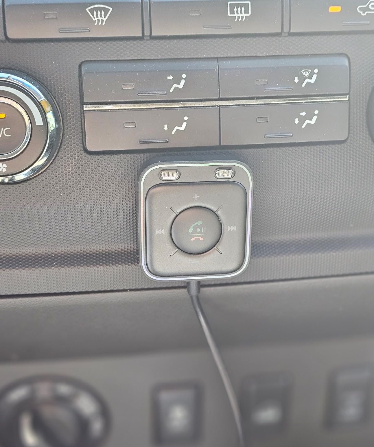 JOYROOM Bluetooth 6.0 AUX Car Adapter, Dual Mics Noise Cancellation, Plug-and-Play, Multifunction Button, 3.5mm Audio Adapter Bluetooth Receiver for Car Hands-Free Calls & Music, 2026 Upgrade, Black customer photo 2