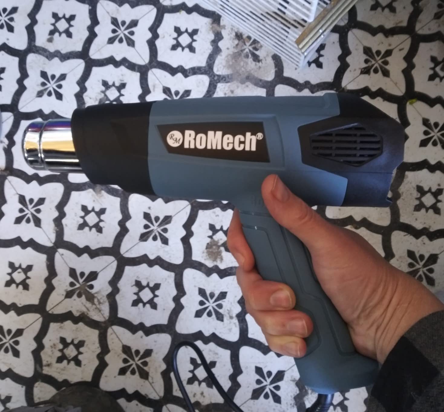 ROMECH 1500W Heavy Duty Heat Gun, Variable Temperature Control Hot Air Gun Kit with 2 Air Flow 120°F~1200°F and 4 Nozzles for Crafts Shrink Wrap (Yellow) customer photo 2