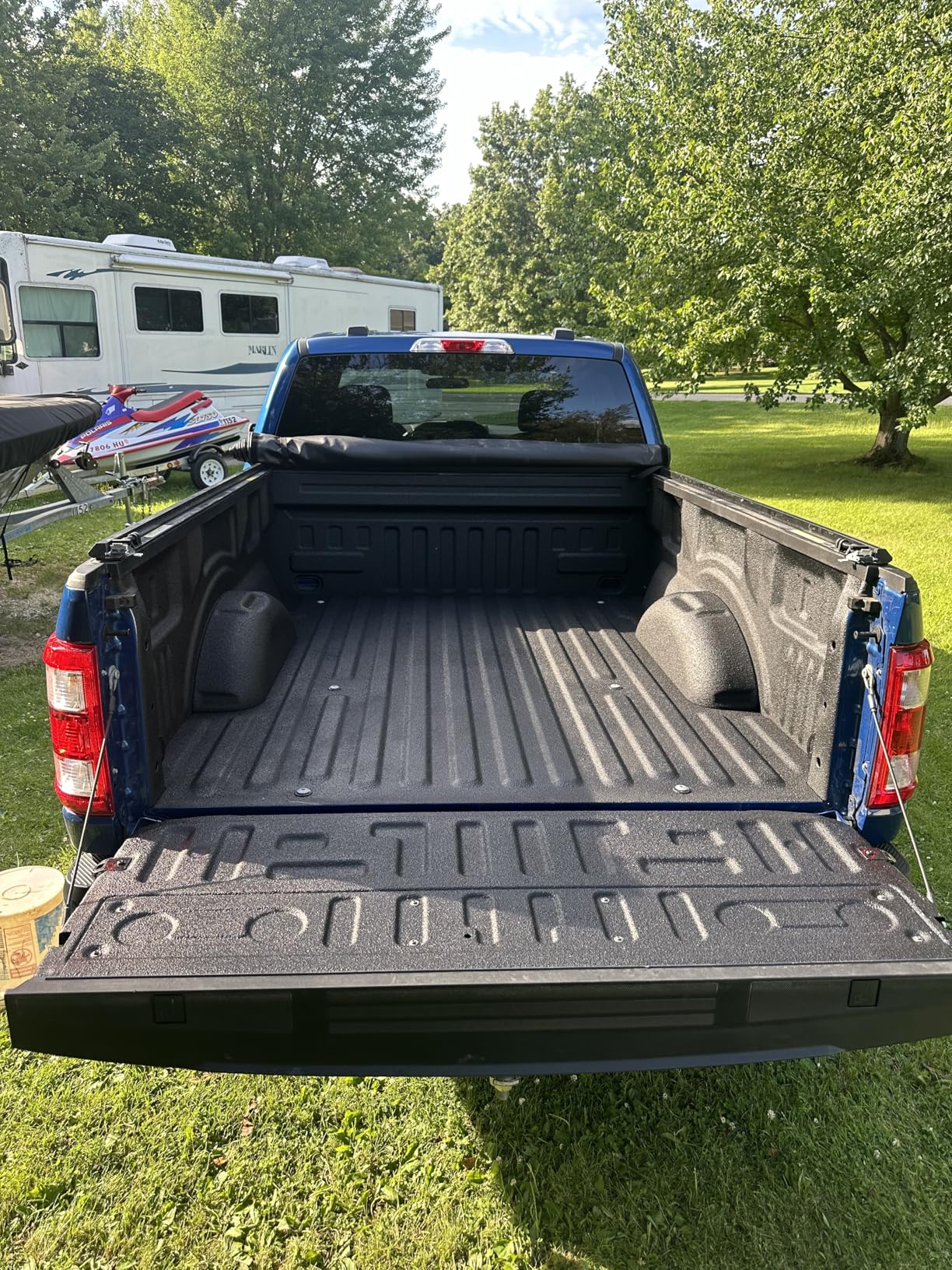 Herculiner Spray On Bed Liner Kit - Professional Grade, 1 Gallon Spray-On, Black customer photo 2