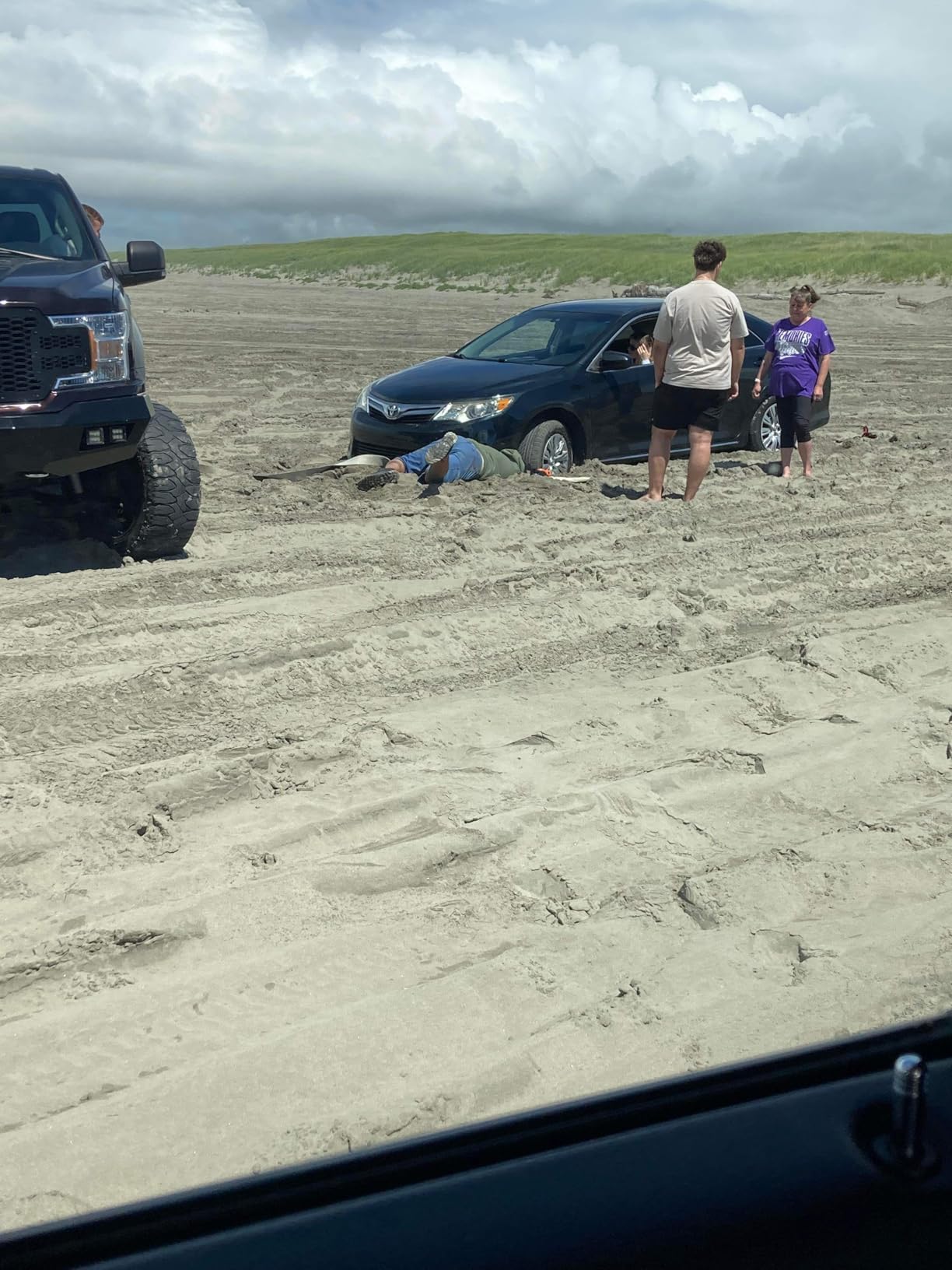 HORUSDY Nylon Heavy Duty Tow Strap Recovery Strap with Hooks 3