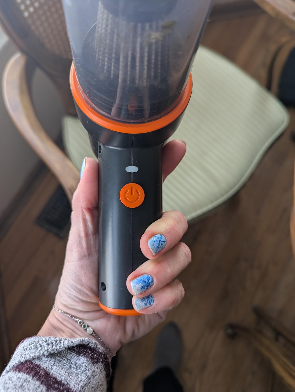 KMM Handheld Car Vacuum Cleaner, 9000Pa Vacuum Cleaner and Air Duster, 120W High Power Hand Held Vacuum with LED Light and Multi-Nozzles for Car, Home, Office, Pet customer photo 1