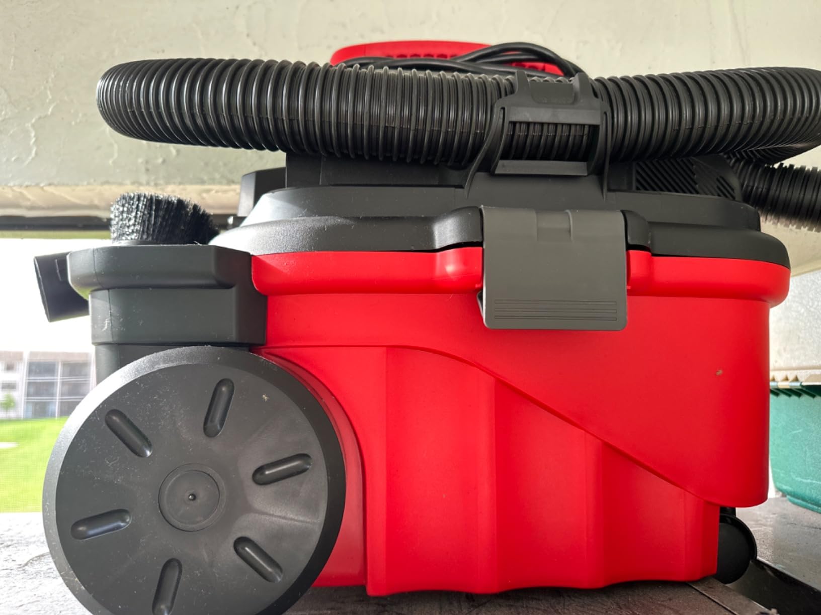 CRAFTSMAN CMXEVBE17040 4 Gallon 5.0 Peak HP Wet Dry Vac, Portable Shop Vacuum Wet and Dry with Filter, Hose and Attachments for Home and Automotive Cleaning customer photo 1