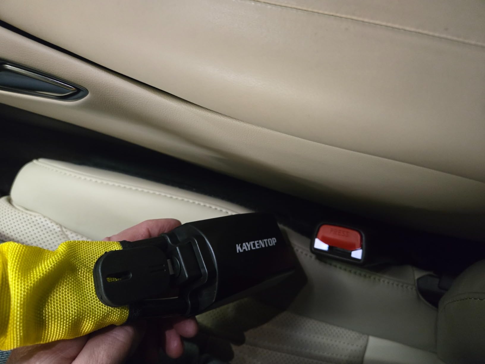 KAYCENTOP Car Steering Wheel Lock, Seat Belt Lock, Anti-Theft Device, Max 17 Inch Length, Small and Light-Weight, Multi-Functional, Fit Most Vehicle, SUV, Golf Cart Security (Black) customer photo 2