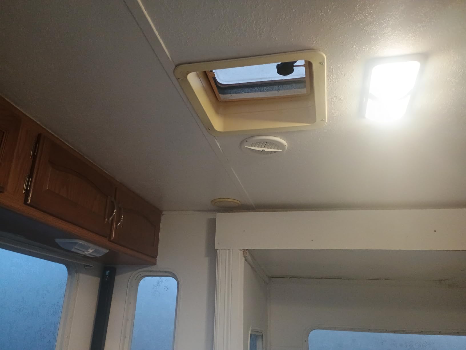 RV Lights Interior, 12 Volt Led Lights 1000LM, Camper Lights 8W, RV Led Lights Interior Fixtures 12V, RV Ceiling Dome Light with Switch for RV/Camper/Trailer/Boat/Car (Natural White, 4Pack). customer photo 2