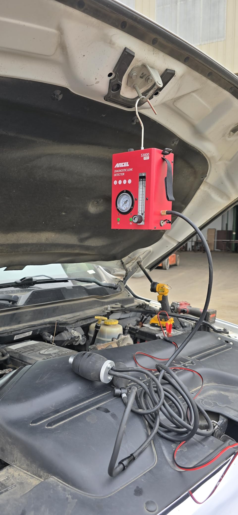 ANCEL S3000 PRO Automotive Smoke Machine with Built-in Air Pump and Pressure Gauge - Professional Vehicle Leak Diagnostic Detector Tools Kit for Leaks Test in Vacuum,Fuel,EVAP and Other Cars System customer photo 2
