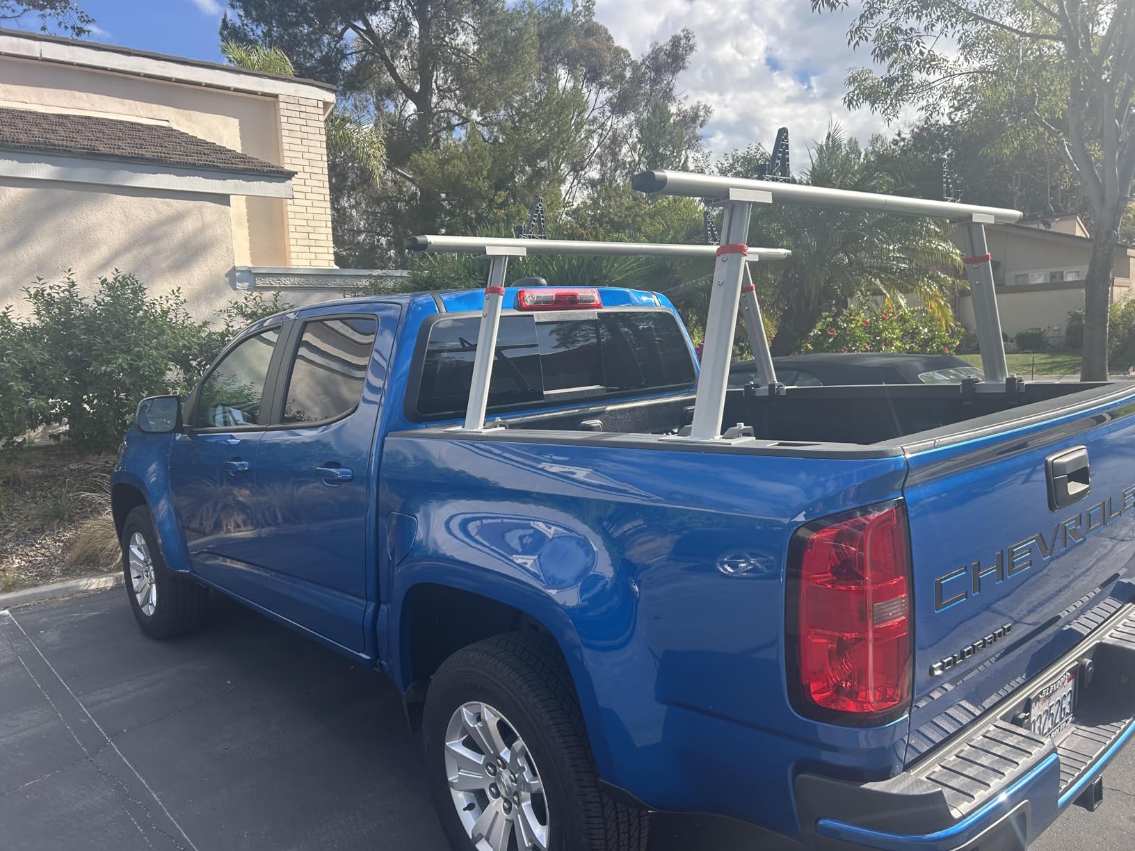 VEVOR Truck Rack, 19-34in Adjustable Height Ladder Rack for Truck, Aluminum 800 lbs Capacity with 8 Non-Drilling C-Clamps, Heavy Duty Truck Bed Rack Two-Bar Set for Kayak, Surfboard, Lumber, Ladder customer photo 1