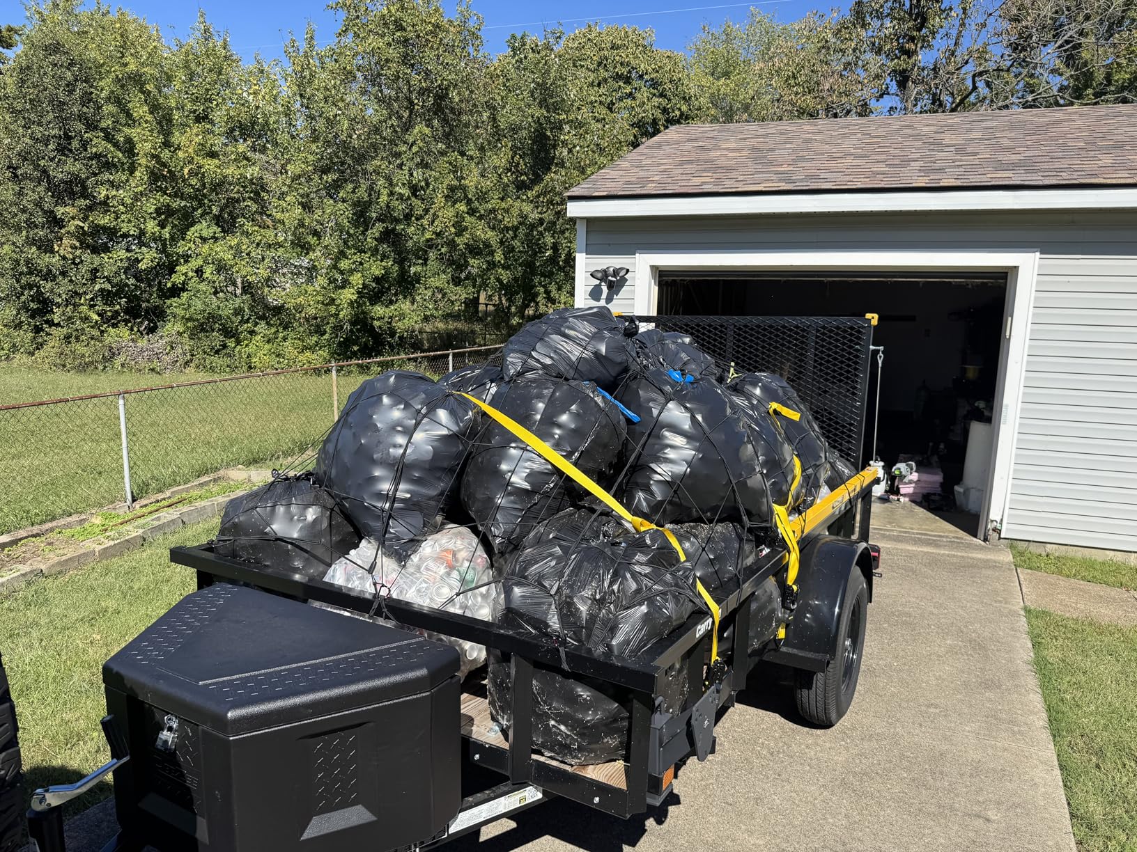 [Premium] 4'x6' Heavy Duty Cargo Net Stretches to 8' x 12', Extra Thick 10mm Cord Bungee Cargo Netting for Pickup Truck Bed, Roof Rack Net & 12 PCS Steel Carabiners customer photo 2