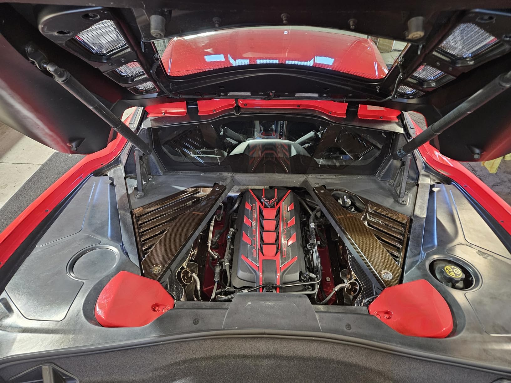 Rear Strut Tower Cover Compatible with Chevrolet Corvette C8 Stingray 2020-2024, ABS Engine Bay Rear Shock Absorbing Tower Protection Panel Cover Trim Accessories, 2PCS customer photo 2