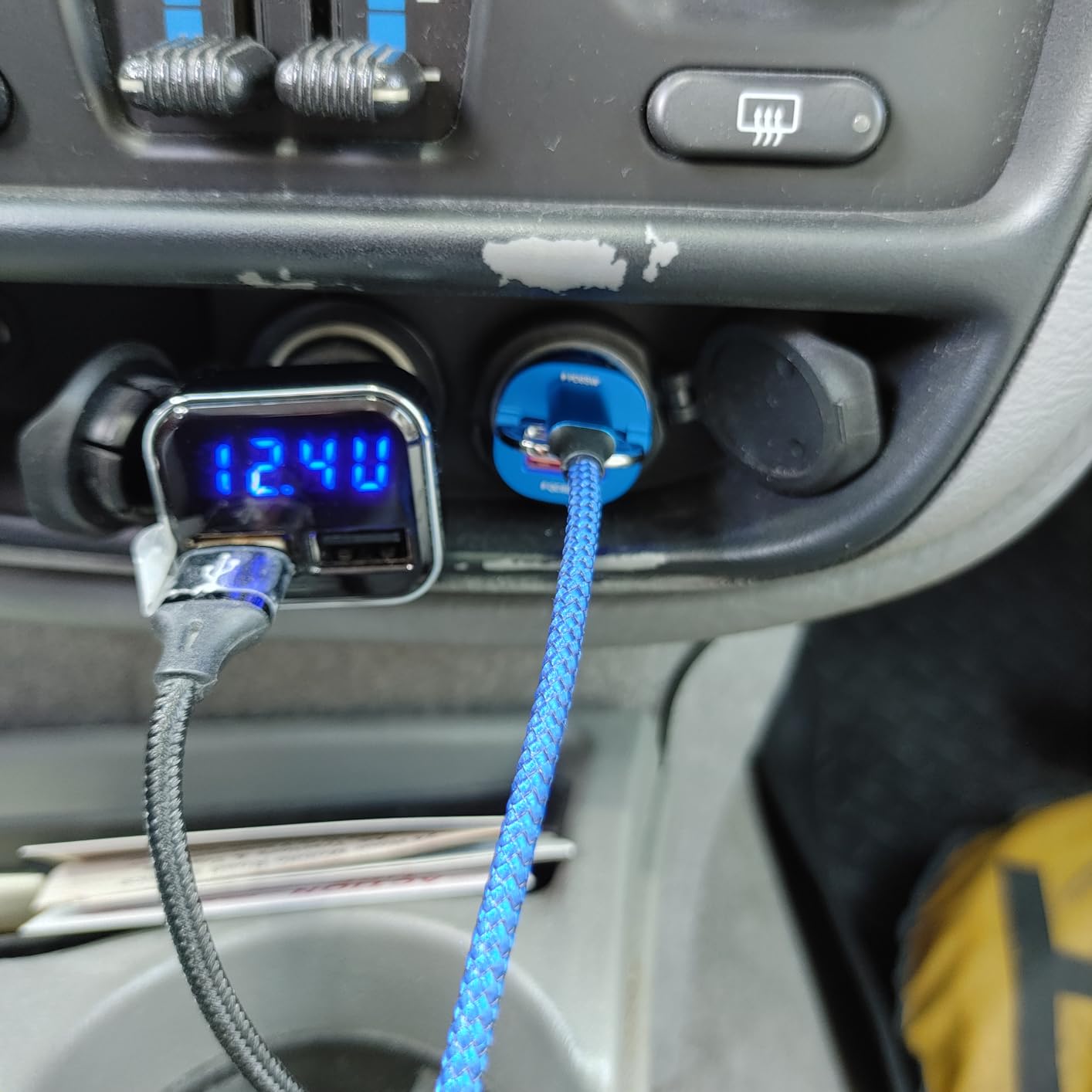 [Upgraded] 125W Car Charger USB C Super Fast Charging, [PD65W & QC60W][All Metal] MRGLAS Cigarette Lighter Car Charger, RV Car Electronics Accessories for iPhone 17 Pro Max iPad Samsung S25 Pixel 10 customer photo 1