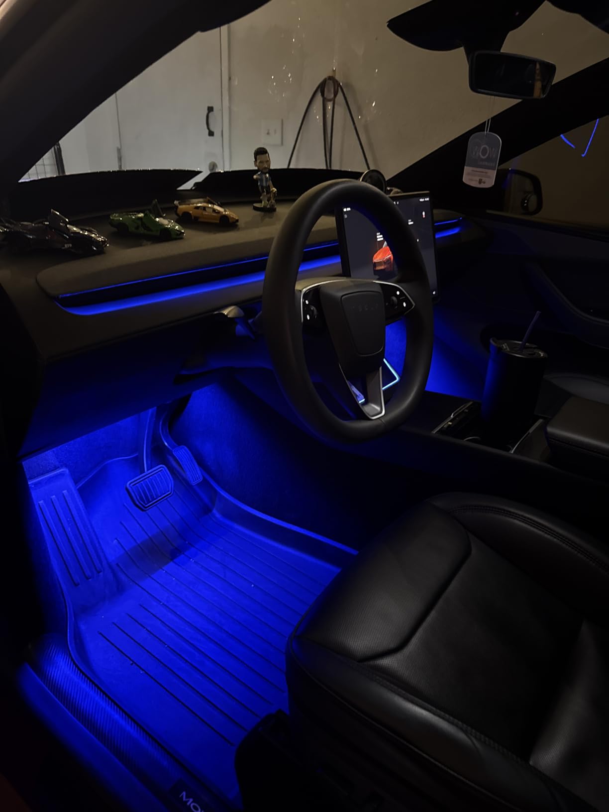 Interior Car LED Strip Lights, Acrylic LED Lights for Car with Dynamic Dreamcolor Chasing, Ambient Lighting Kits Music Sync Wireless APP and RF Remote Control (6 in 1) customer photo 2
