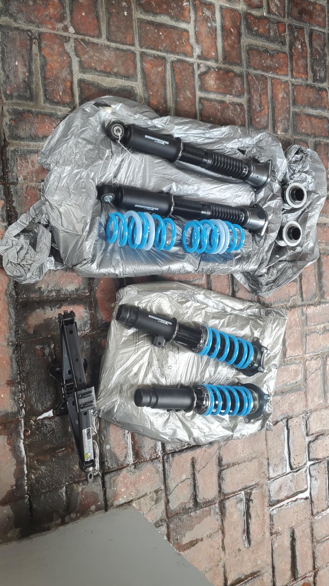 maXpeedingrods Coilovers for Honda Civic Hatchback 2016-2021, 24 Level Damper Adjustable Coilovers Suspension Kit, Height Adjustable Shock Absorber Struts, T6 Upgraded Lowering Kit Blue customer photo 1