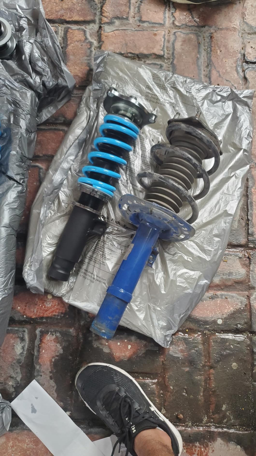 maXpeedingrods Coilovers for Honda Civic Hatchback 2016-2021, 24 Level Damper Adjustable Coilovers Suspension Kit, Height Adjustable Shock Absorber Struts, T6 Upgraded Lowering Kit Blue customer photo 2