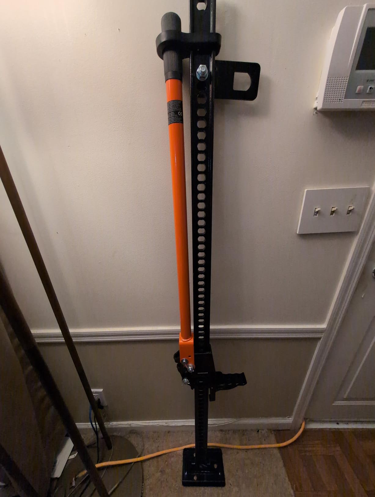 VEVOR Farm Jack 48 inch Utility High Lift, 7000 lbs Capacity Ratcheting Off Road Jeep Jack customer photo 1