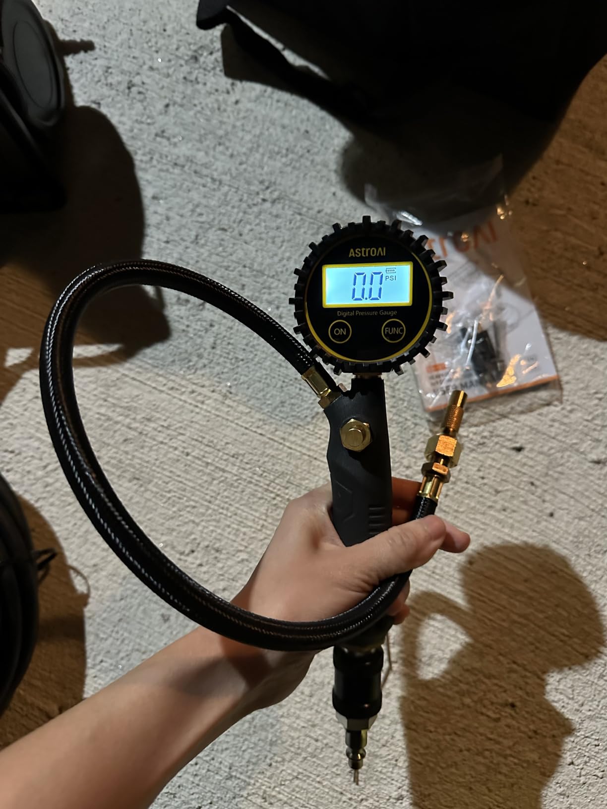 AstroAI T6 Offroad Air Compressor, 12 V Portable Air Pump with 7.06 CFM, AirCtrl, 1/4 NPT Quick Connector, Heavy-Duty Truck Tire Inflator, Max 150 PSI for 4 x 4 SUV Vehicle RV ATV customer photo 2