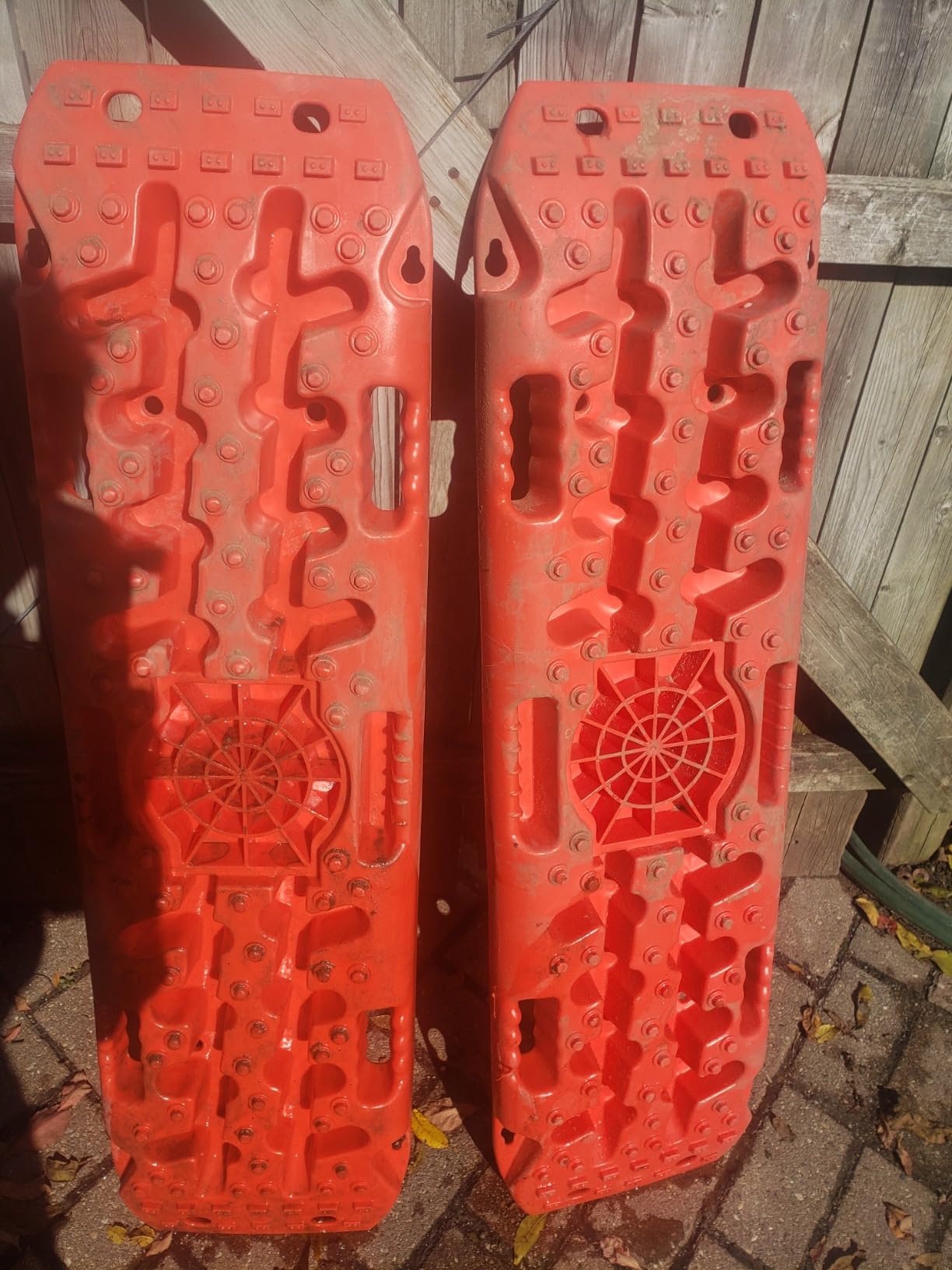 OULEME Off-Road Traction Boards with Jack Lift Base, Recovery Board for Sand, Mud, and Snow Tracks - Tire Traction Pads for RV Truck Jeep SUV (Red) customer photo 1